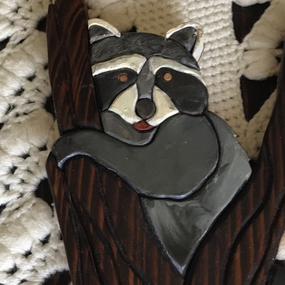 Vintage Raccoon in a Tree Woodwork - Picture 2 of 12